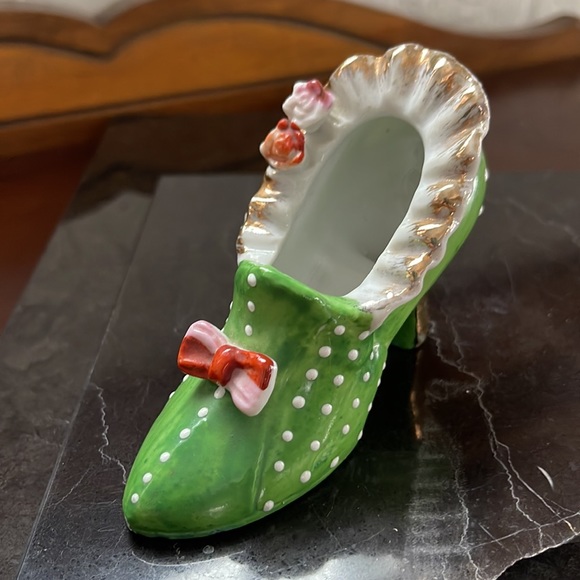 Vintage Ceramic Miniature Shoe Figurine - Picture 7 of 10